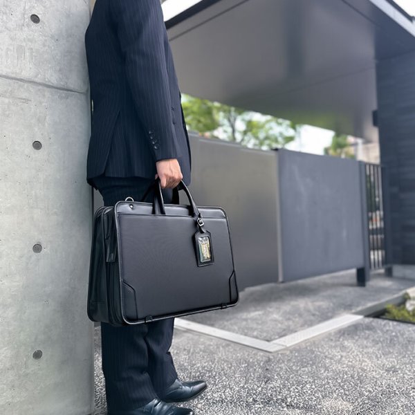 ブリーフケースメンズビジネスバッグ大開き大容量自立式牛革ハンドルフォーマルB4ファイルブランドJ.CHAMILTON010482ルーム防汚撥水大開き営業通勤通学鞄倶楽部