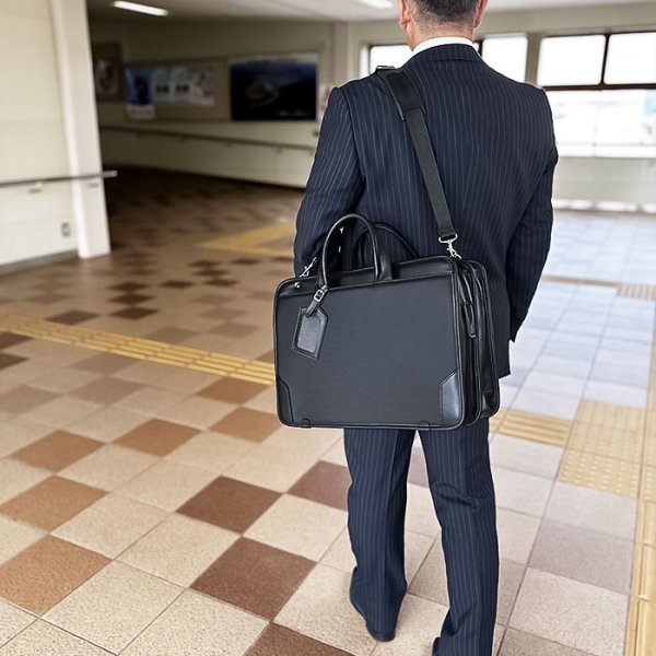 ブリーフケースメンズビジネスバッグ大開き大容量自立式牛革ハンドルフォーマルB4ファイルブランドJ.CHAMILTON010482ルーム防汚撥水大開き営業通勤通学鞄倶楽部