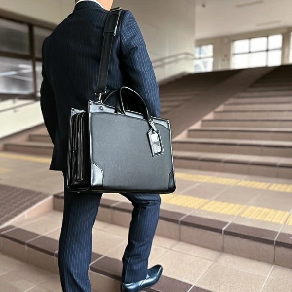 ブリーフケースメンズビジネスバッグ大開き大容量自立式牛革ハンドルフォーマルB4ブランドJ.CHAMILTON010492ルーム防汚撥水大開き営業通勤通学鞄倶楽部