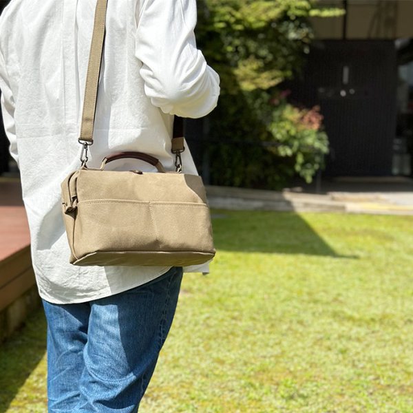 画像4: ダレスバッグ ポーチ ミニボストン ショルダーバッグ メンズ レディース アンティーク調 日本 豊岡製鞄 A5ファイル対応 ブランド 鞄の國 10456 横型 キャンバス 個性的 おしゃれ お散歩 お出掛け 冠婚葬祭 鞄倶楽部 (4)