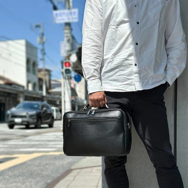 画像12: ショルダーバッグ 大容量 軽量 横型 肩掛け メンズ ブランド ANDY HAWARD 16479 A4用紙収納 手持ちハンドル 黒 2層 2WAY 冠婚葬祭 通勤 外出 鞄倶楽部 (12)