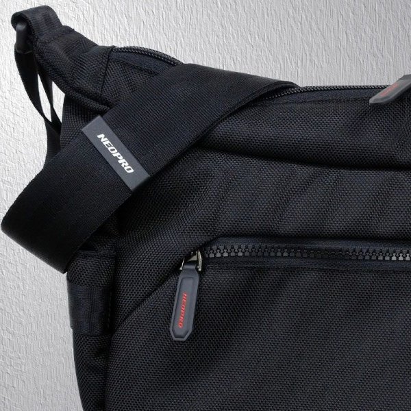 ショルダーバッグメンズトラベルショルダーブランドNEOPROネオプロ2-113ループテープキーハーネスボトルポケット旅行お出掛けお散歩船型軽量エンドー鞄