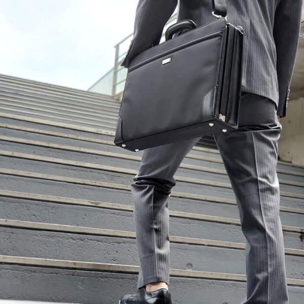 ビジネスバッグダレスバッグメンズブランドジェイシーハミルトンJ.CHAMILTON#22349日本製豊岡製鞄大開B4ワンタッチ錠前通勤黒鞄倶楽部