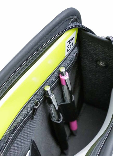 セカンドバッグＨＯＬＤＳＷＯＲＴＨ小型セカンドバッグNo:２６０３サイフスマホメガネ携帯電話等細かい物の持ち運びに便利お出掛け外出日本製