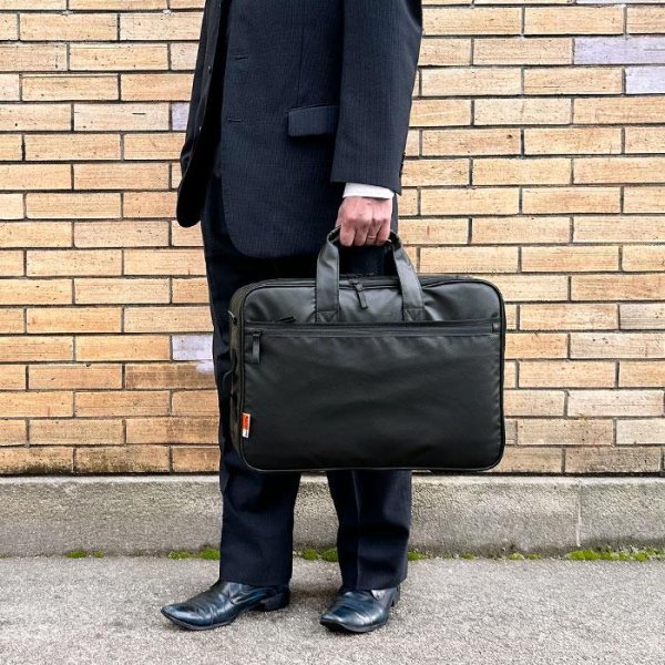 画像3: ビジネスバッグ メンズ レディース 軽量 A3用紙対応 2層式 ブランド MAGNUM マグナム 26709 ノートPC対応 ショルダーベルト 3Way 黒 横型 通勤 通学 出張 鞄倶楽部 (3)