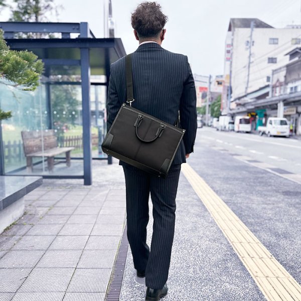 画像9: ビジネスバッグ a4 自立 軽量 大容量 ブリーフケース メンズ レディース 2way ブランド HAMILTON 26723 ショルダー 2層式 大開き 通勤 通学 就活 鞄倶楽部 (9)